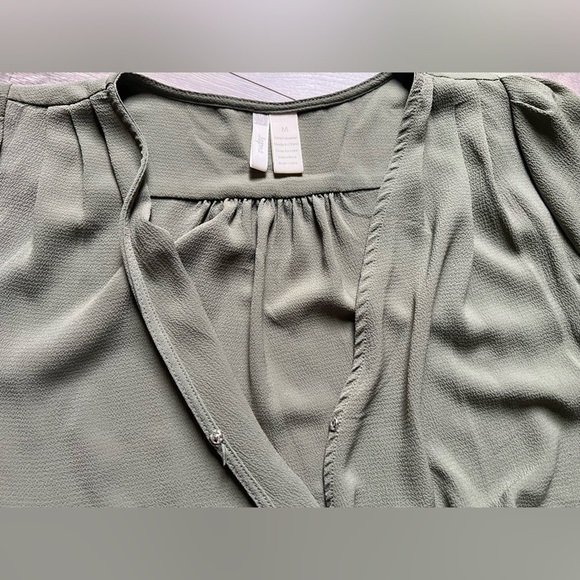 Japna Surplice Cropped Sleeve Side Tie Blouse Olive Green Size Medium - Picture 3 of 7